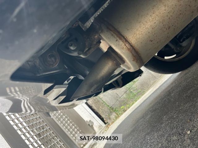 Toyota PRIUS 2012-03 8101356-15