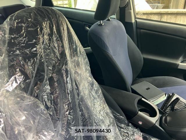 Toyota PRIUS 2012-03 8101356-16