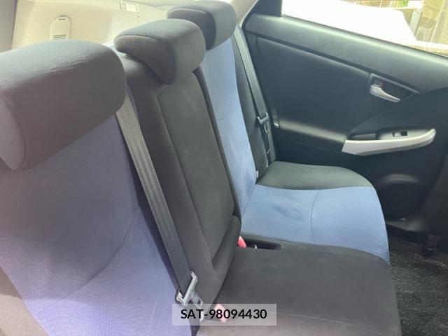 Toyota PRIUS 2012-03 8101356-18