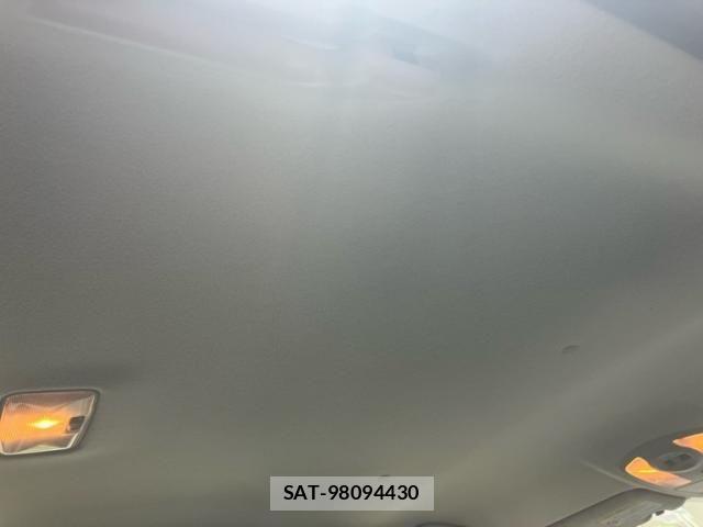 Toyota PRIUS 2012-03 8101356-19