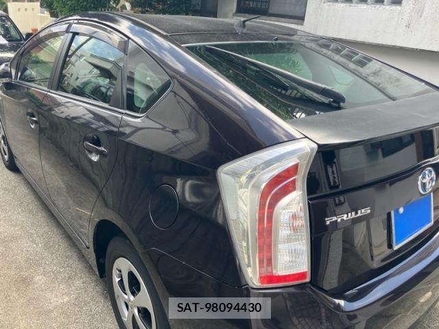Toyota PRIUS 2012-03 8101356-4