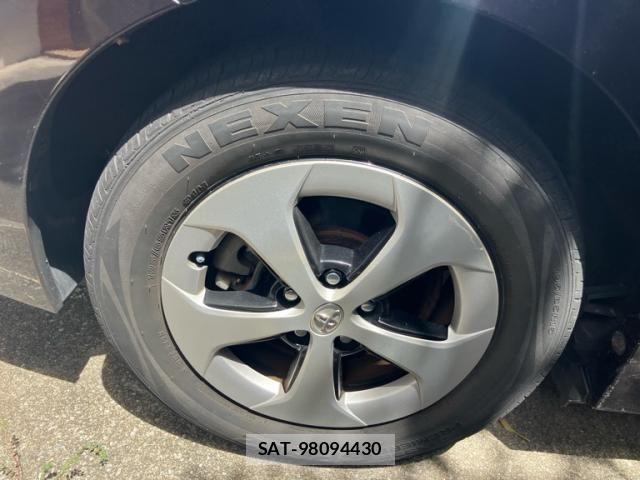 Toyota PRIUS 2012-03 8101356-8