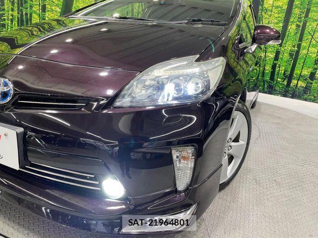 Toyota PRIUS 2012-07 8101296-12
