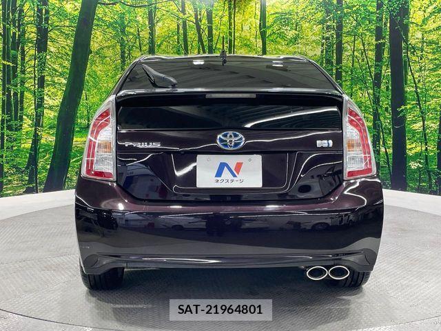 Toyota PRIUS 2012-07 8101296-15
