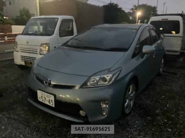 Toyota PRIUS 2012-02 8101328-0