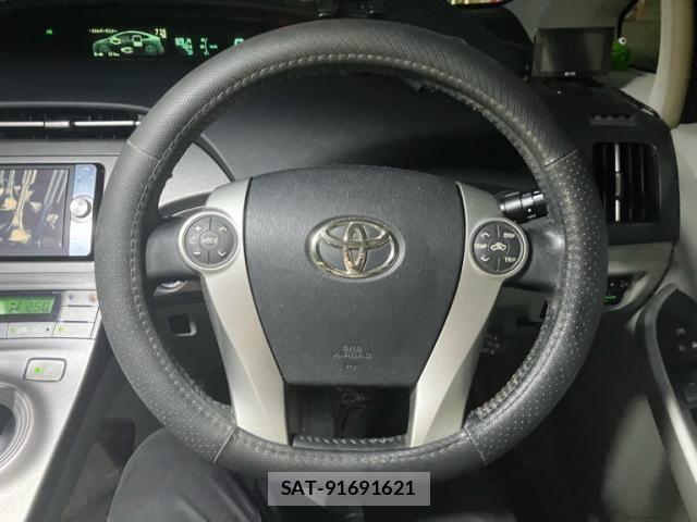 Toyota PRIUS 2012-02 8101328-16