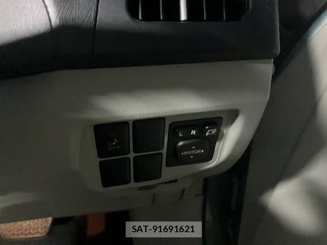 Toyota PRIUS 2012-02 8101328-18