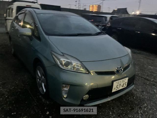 Toyota PRIUS 2012-02 8101328-1