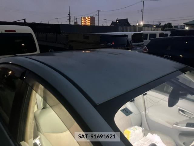 Toyota PRIUS 2012-02 8101328-3