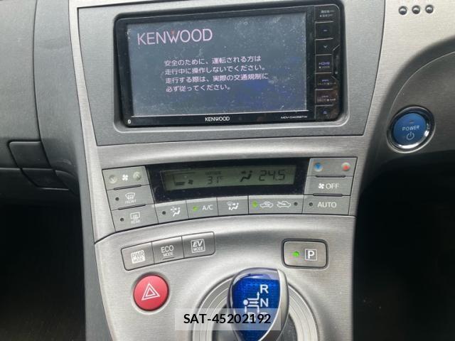 Toyota PRIUS 2013-08 8101348-11