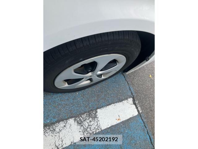 Toyota PRIUS 2013-08 8101348-6