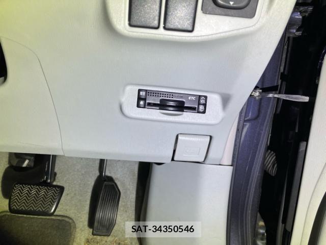 Toyota PRIUS 2011-03 8101355-19