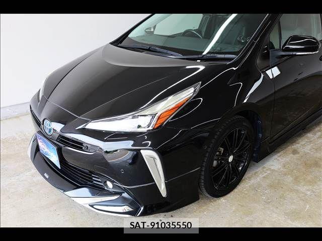 Toyota PRIUS 2021-04 8101266-12