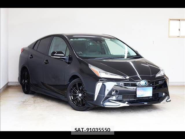Toyota PRIUS 2021-04 8101266-1
