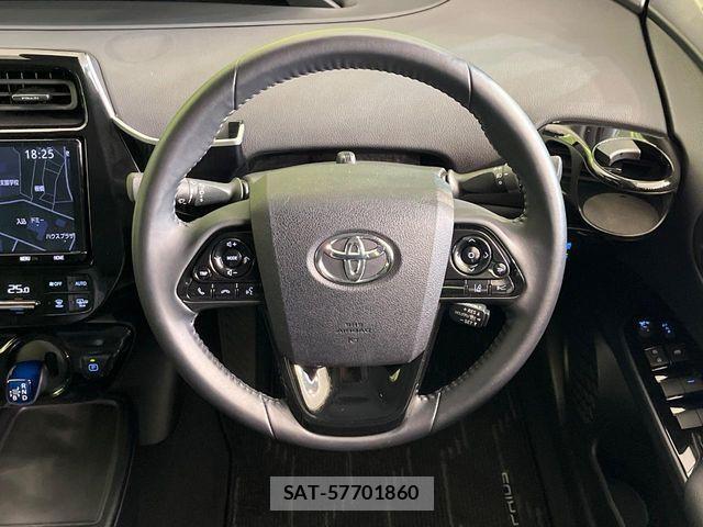 Toyota PRIUS 2021-04 8101264-10