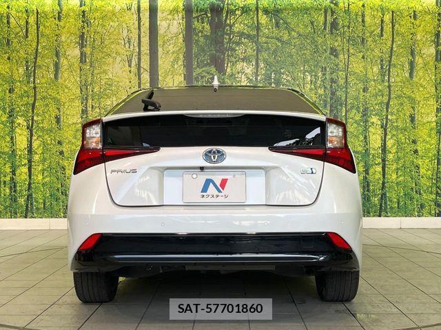 Toyota PRIUS 2021-04 8101264-14
