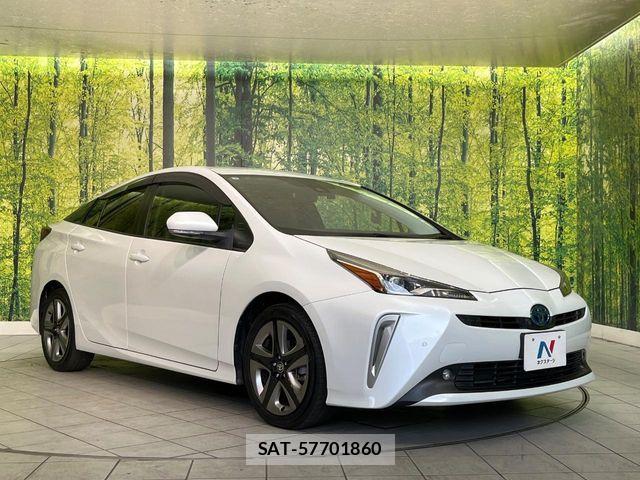 Toyota PRIUS 2021-04 8101264-15