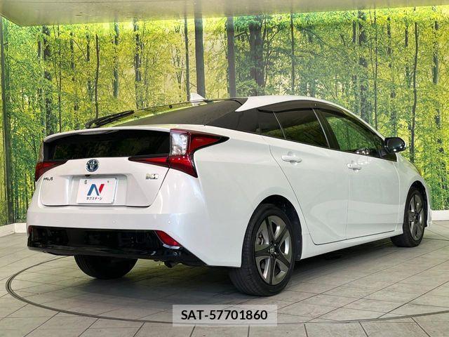 Toyota PRIUS 2021-04 8101264-16