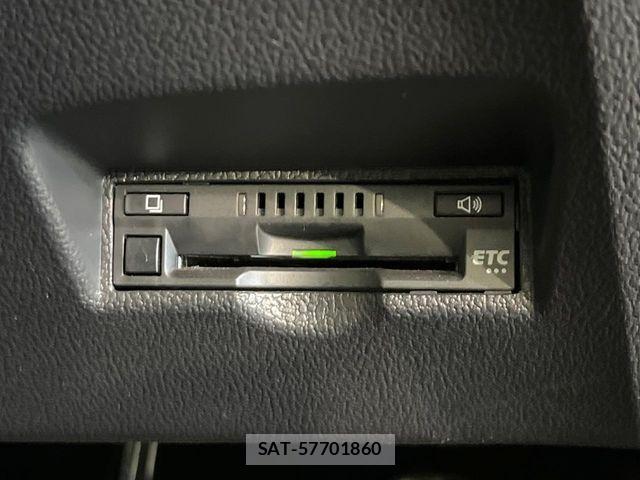Toyota PRIUS 2021-04 8101264-5