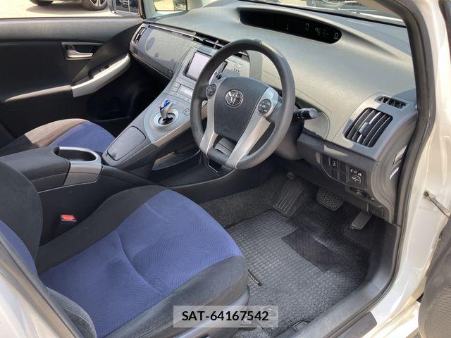 Toyota PRIUS 2014-03 8101309-9
