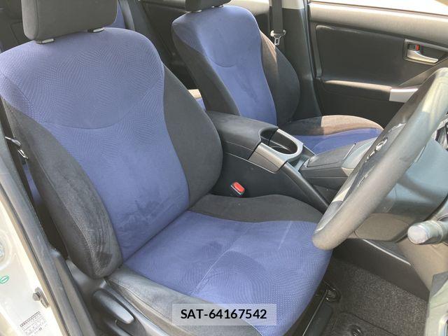 Toyota PRIUS 2014-03 8101309-10