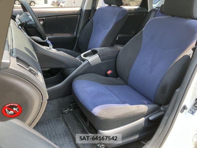 Toyota PRIUS 2014-03 8101309-12