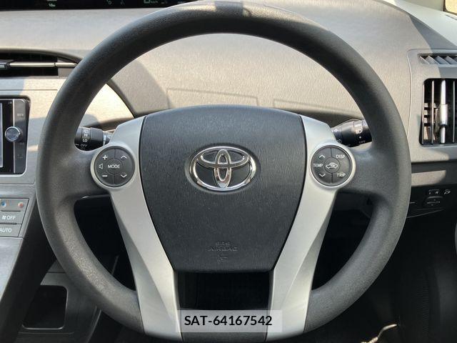 Toyota PRIUS 2014-03 8101309-16