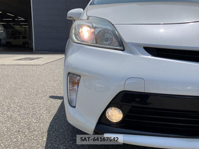 Toyota PRIUS 2014-03 8101309-26
