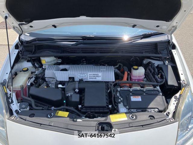 Toyota PRIUS 2014-03 8101309-29