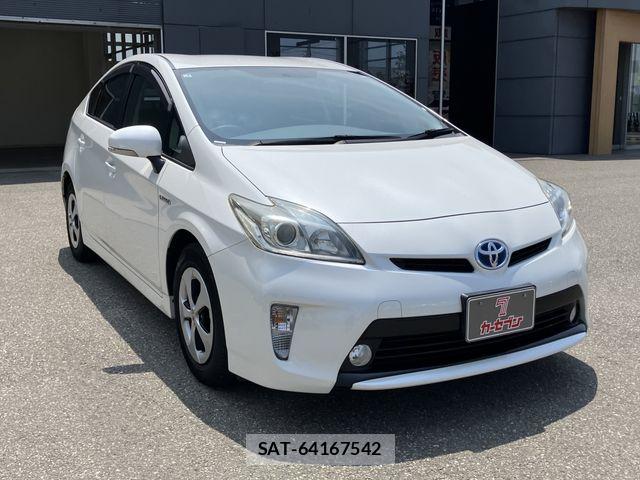 Toyota PRIUS 2014-03 8101309-4
