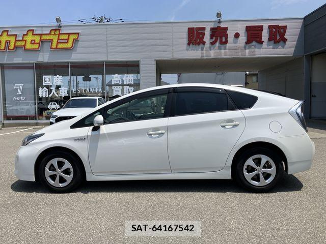 Toyota PRIUS 2014-03 8101309-8