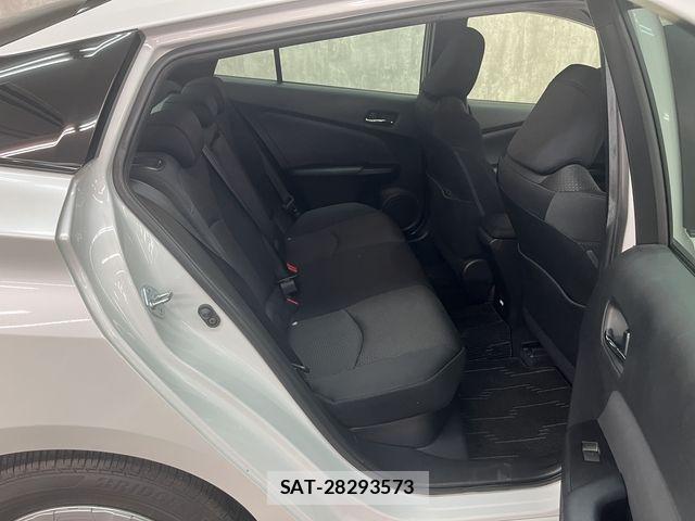 Toyota PRIUS 2021-06 8101263-12