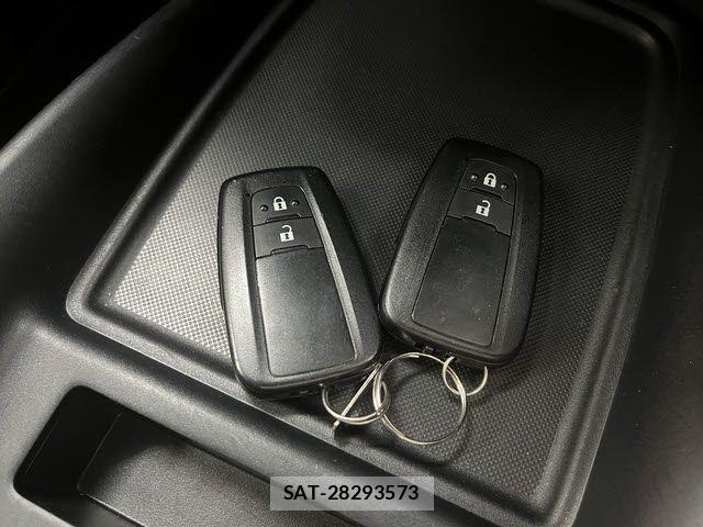 Toyota PRIUS 2021-06 8101263-25