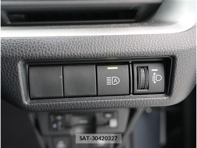 Toyota PRIUS 2023-11 8101257-11