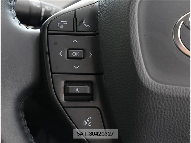 Toyota PRIUS 2023-11 8101257-12