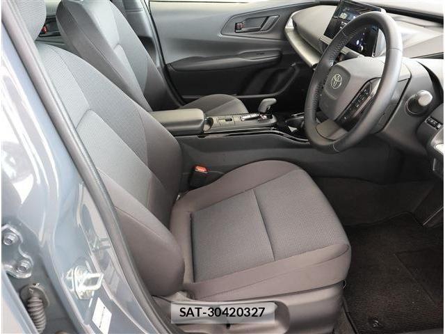 Toyota PRIUS 2023-11 8101257-14