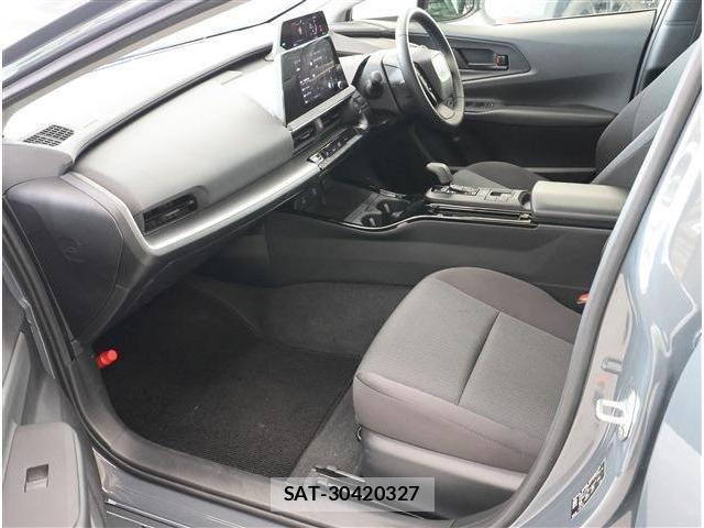 Toyota PRIUS 2023-11 8101257-16