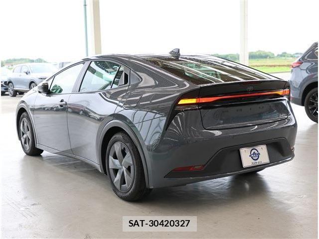 Toyota PRIUS 2023-11 8101257-24