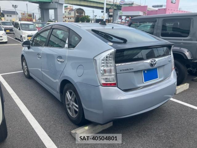 Toyota PRIUS 2009-10 8101332-3