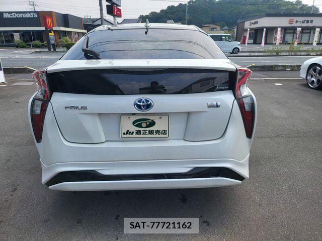 Toyota PRIUS 2016-07 8101284-14