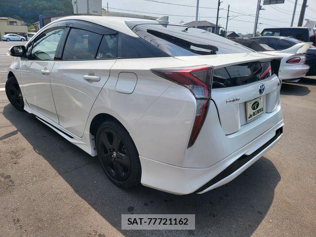 Toyota PRIUS 2016-07 8101284-1