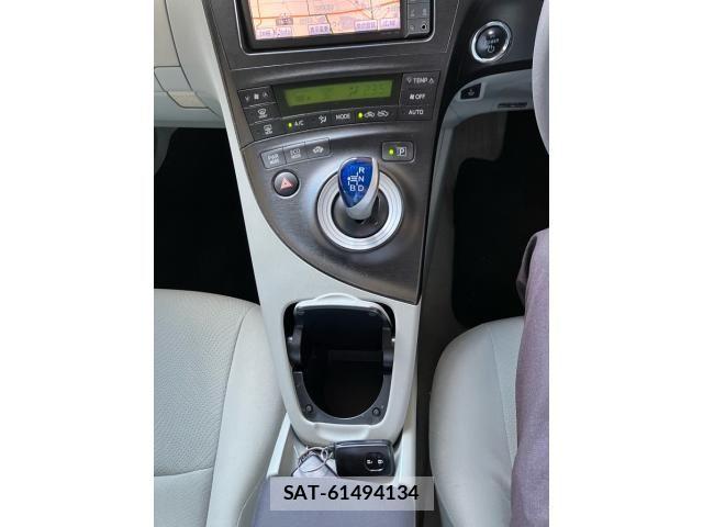 Toyota PRIUS 2011-02 8101347-15