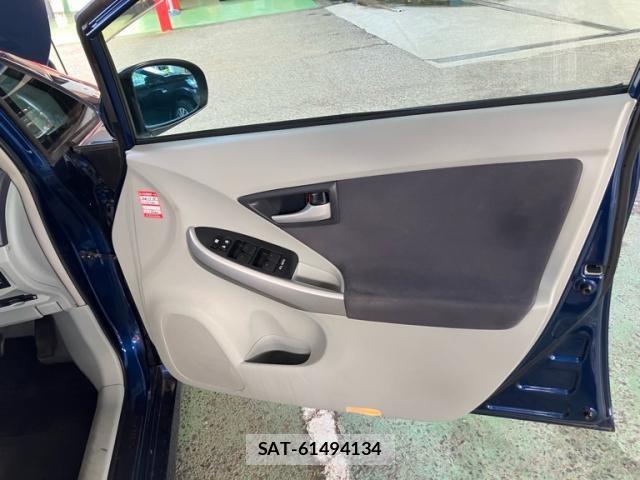 Toyota PRIUS 2011-02 8101347-18