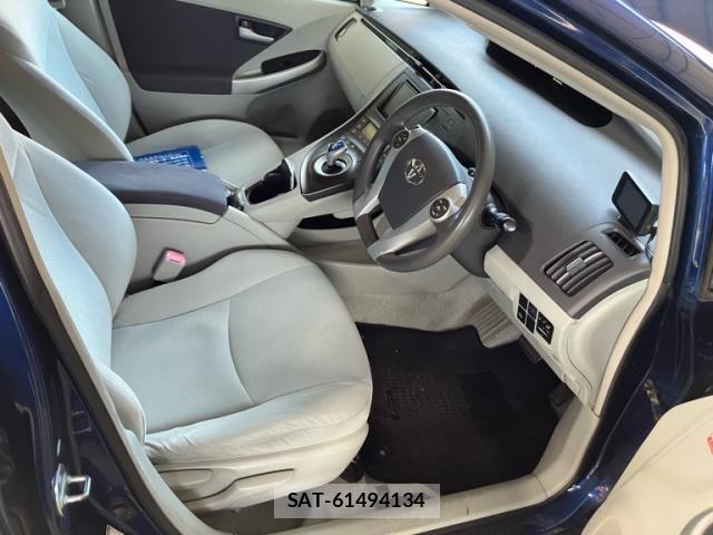 Toyota PRIUS 2011-02 8101347-19