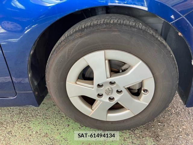 Toyota PRIUS 2011-02 8101347-2