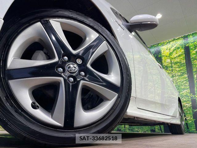 Toyota PRIUS 2019-02 8101255-12