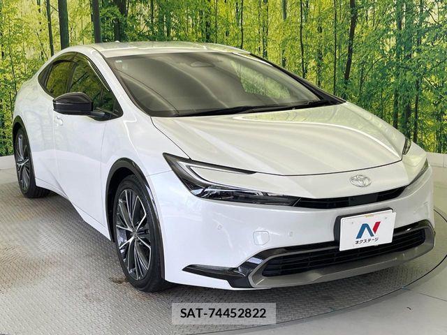 Toyota PRIUS 2023-09 8101251-16