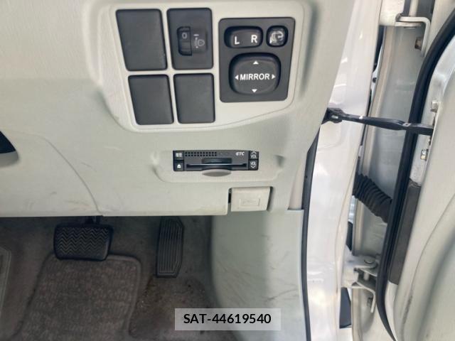 Toyota PRIUS 2010-03 8101339-10