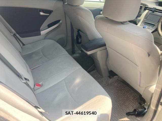 Toyota PRIUS 2010-03 8101339-13