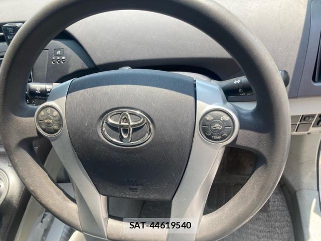 Toyota PRIUS 2010-03 8101339-14